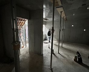 西院松井町の共同住宅