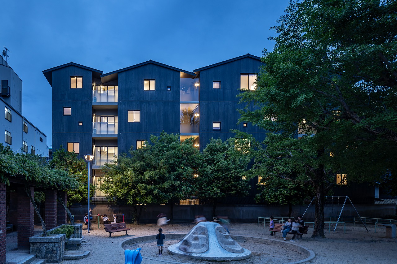 六丁目の共同住宅